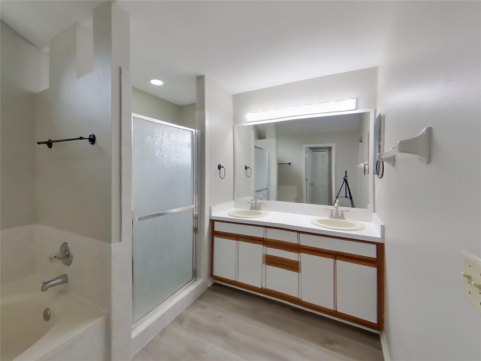 WALDEN LAKE UNIT 30 PH III - Residential Lease