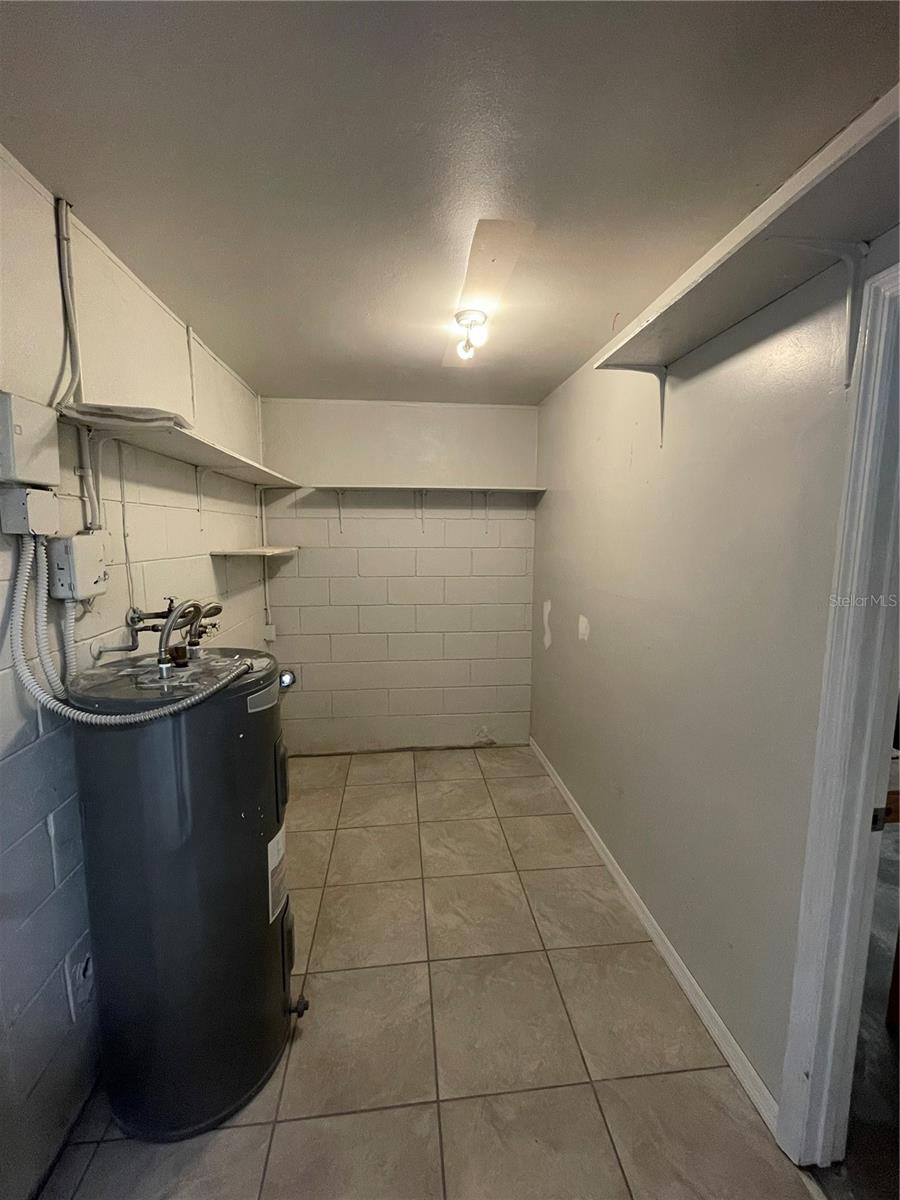 SEVEN SPGS HOMES - Residential Lease