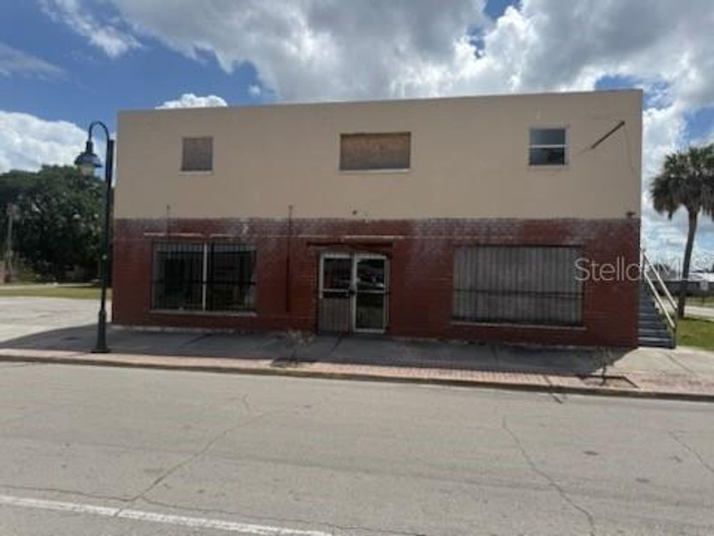 Photo of 351 Lincoln Avenue, Lake Wales, FL 33853 (MLS # TB8495071)