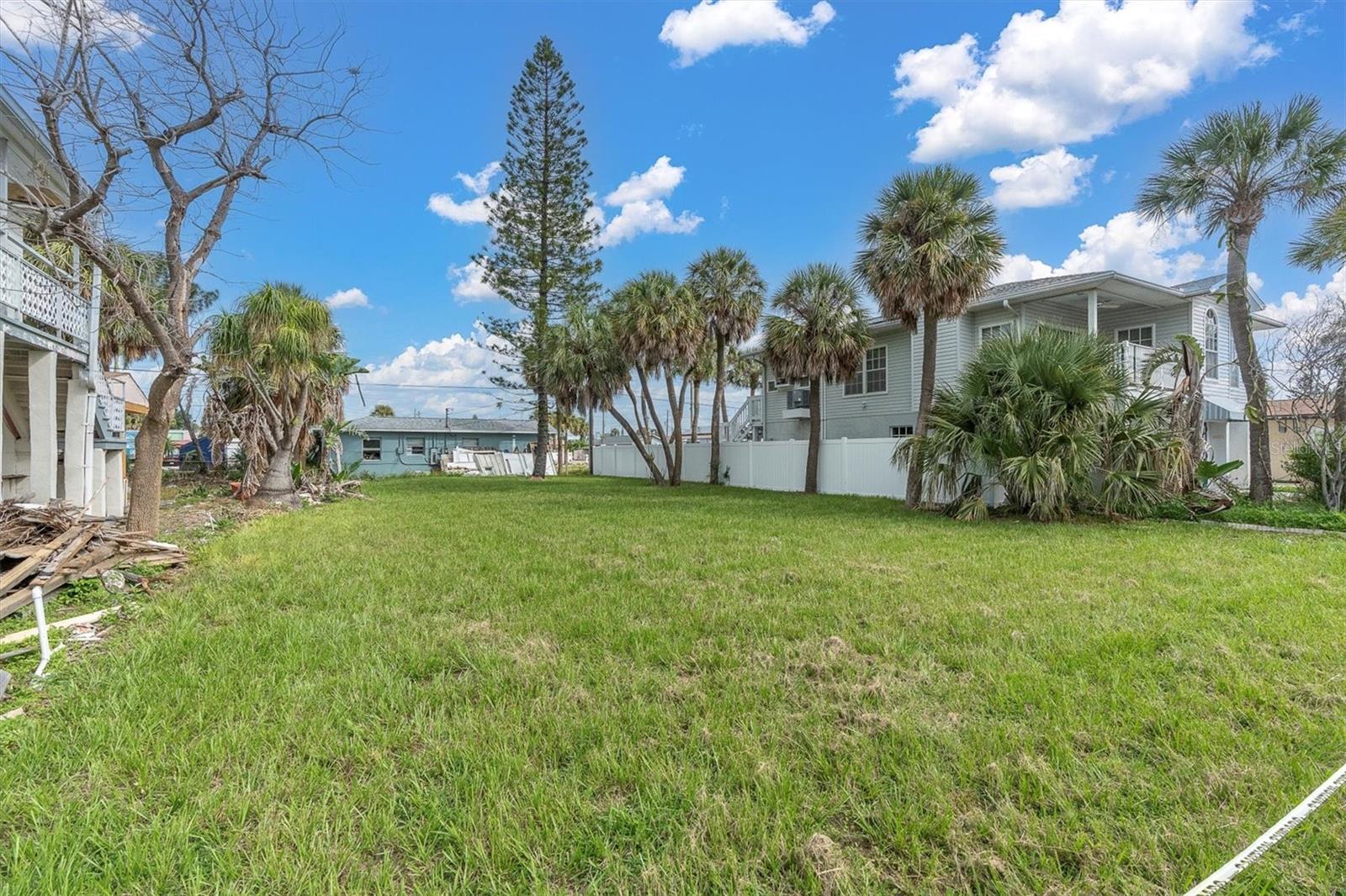 ST PETERSBURG BEACH REP - Land