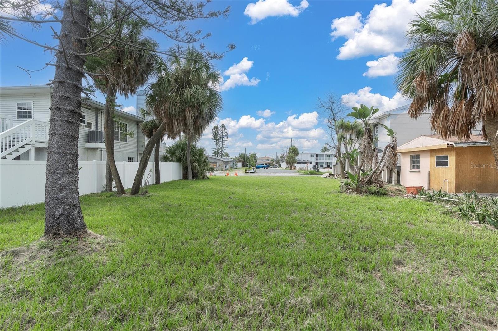 ST PETERSBURG BEACH REP - Land