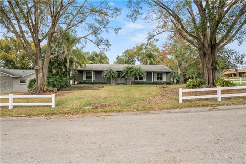 A home in LAKELAND