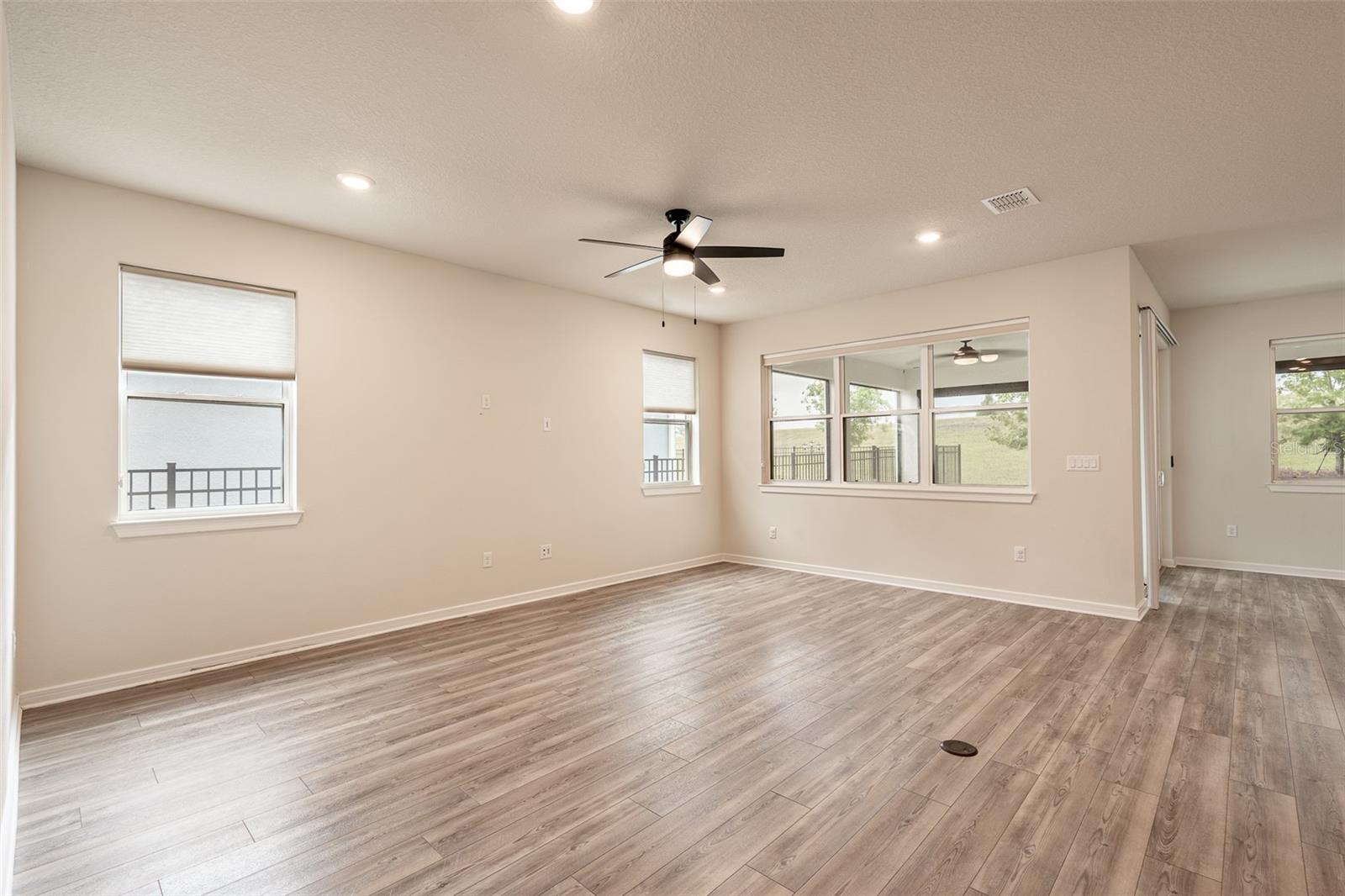 WILLOW RIDGE - Residential