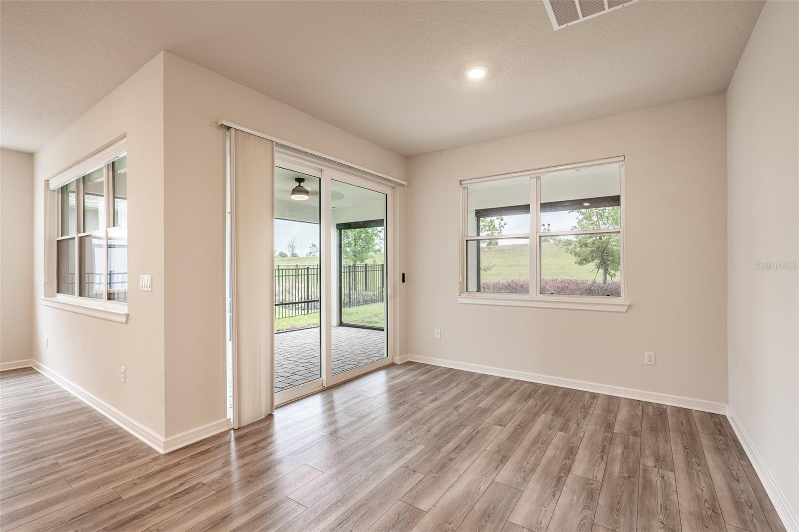 WILLOW RIDGE - Residential