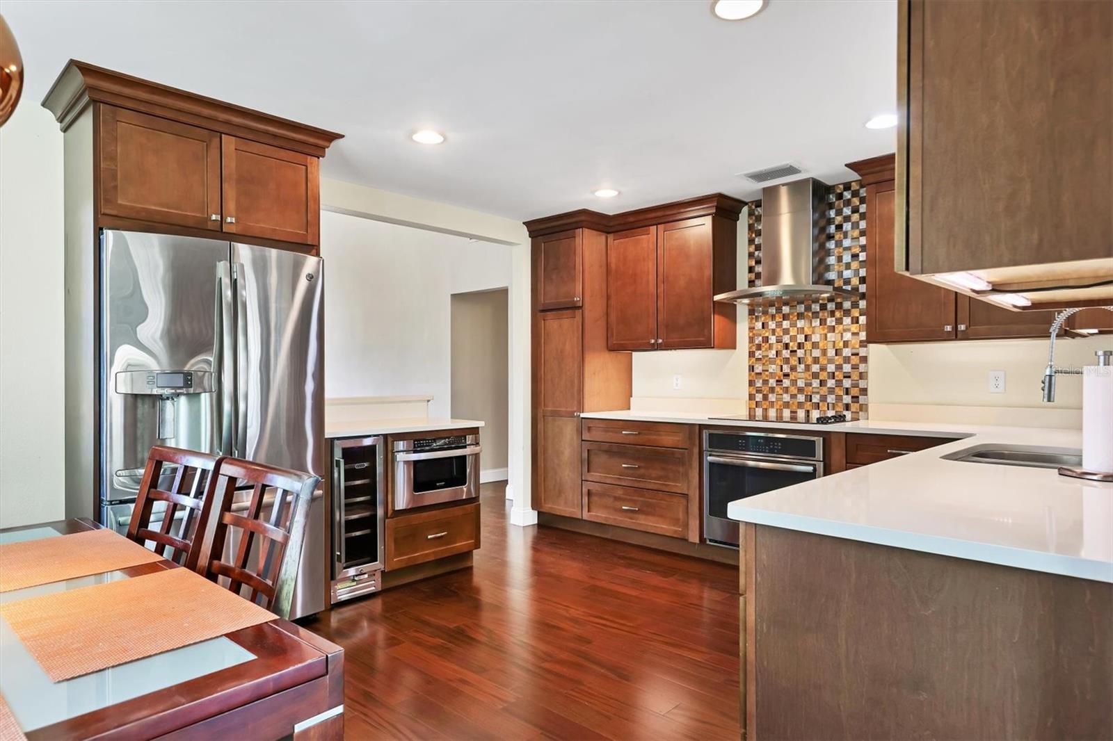 BAY HOLLOW - Residential