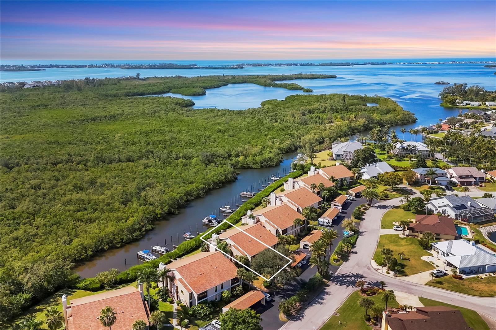 BAY HOLLOW - Residential