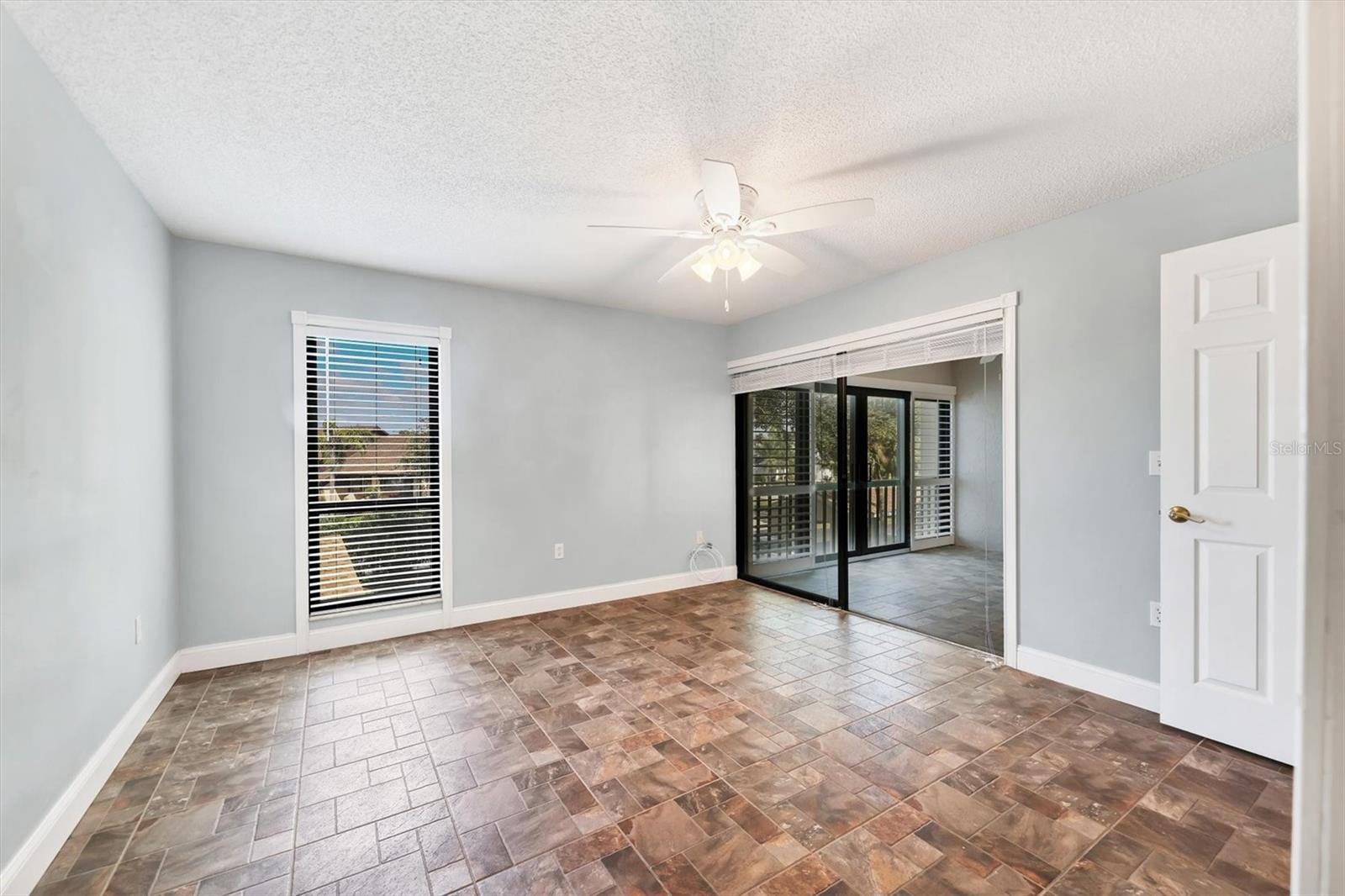 BAY HOLLOW - Residential