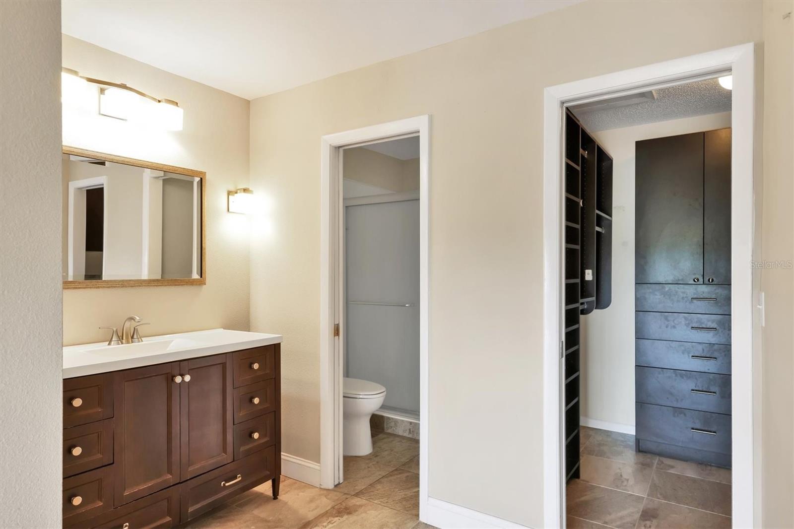 BAY HOLLOW - Residential