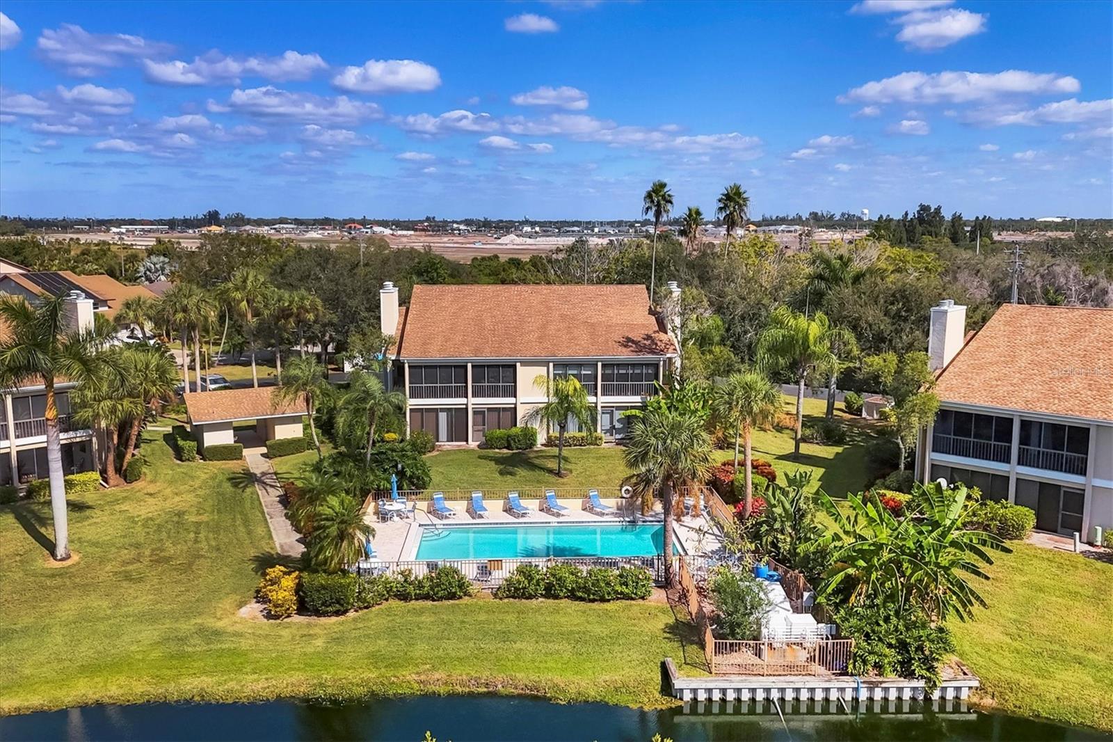 BAY HOLLOW - Residential