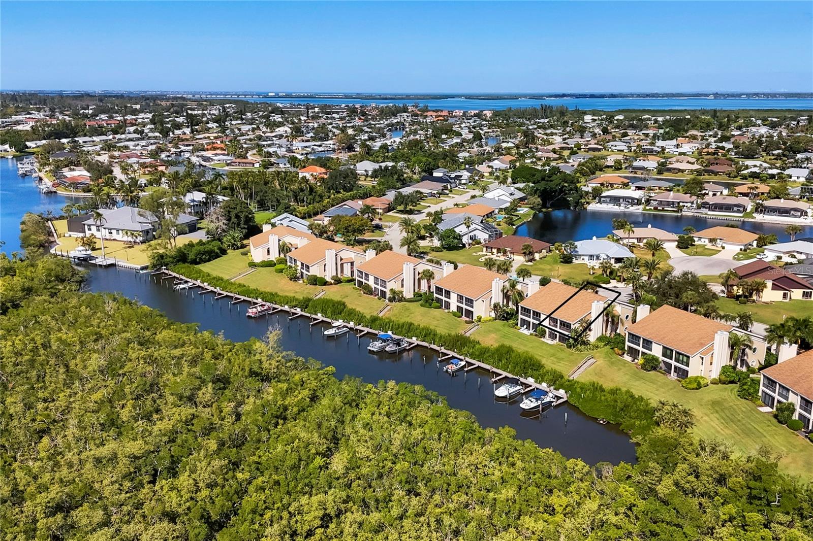 BAY HOLLOW - Residential