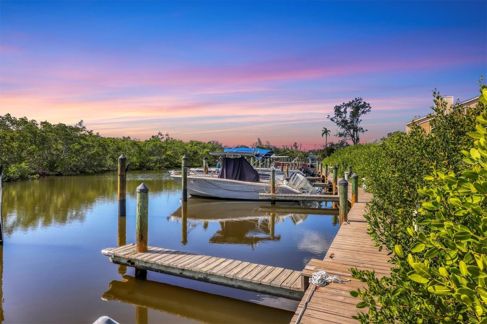 BAY HOLLOW - Residential