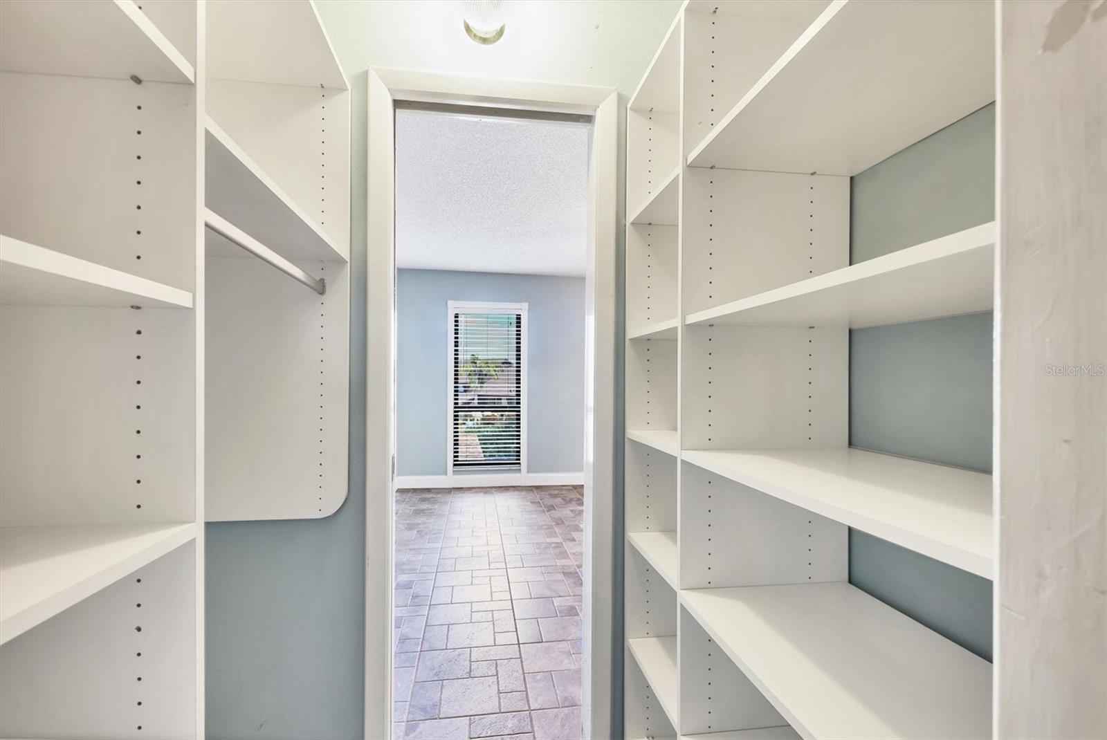 BAY HOLLOW - Residential