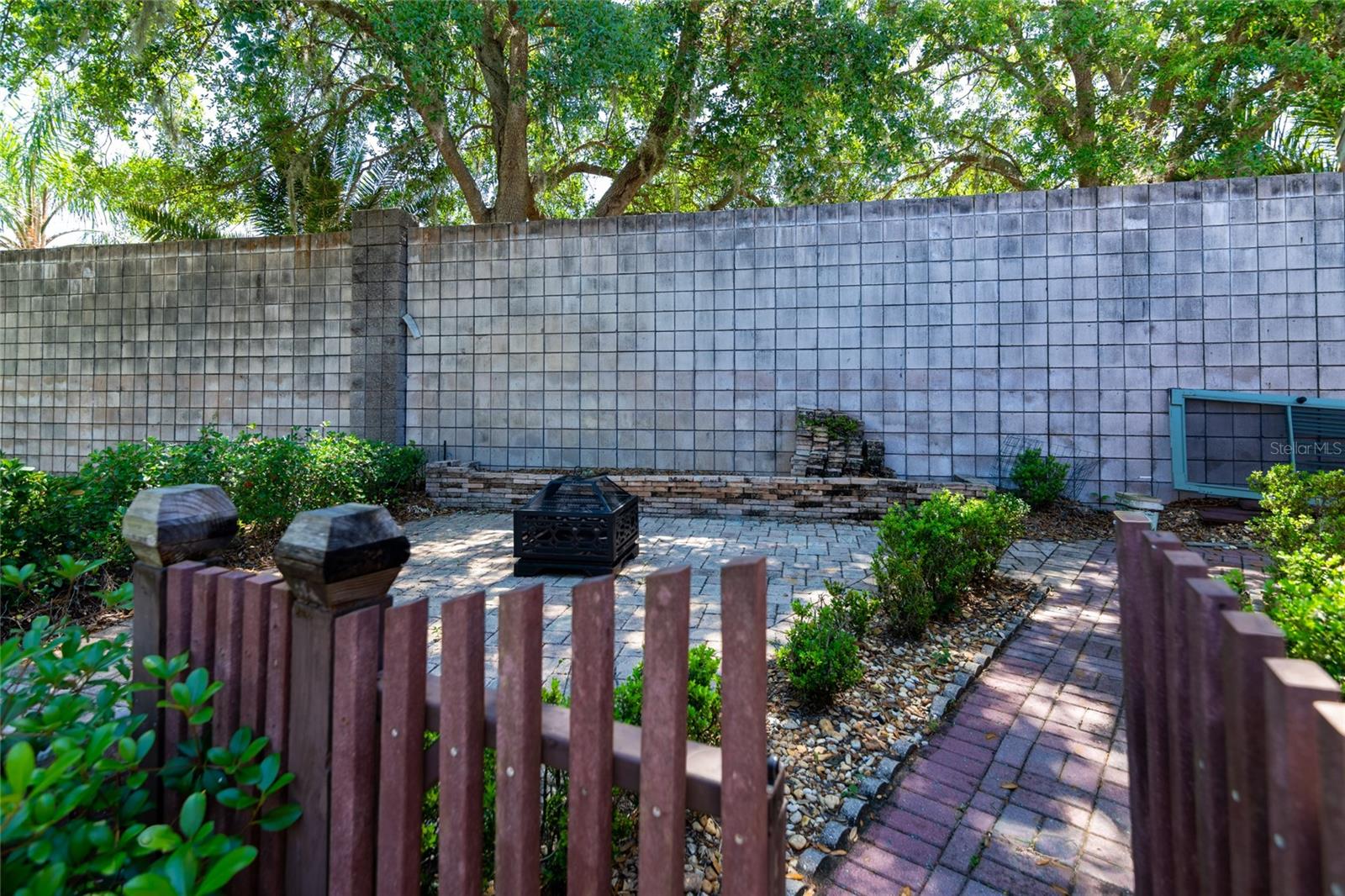 CALIENTE CASITA VILLAGE - Residential