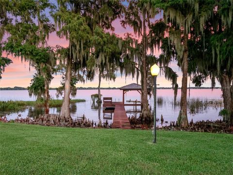 A home in WINTER HAVEN