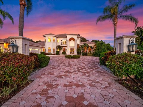 A home in WINTER HAVEN