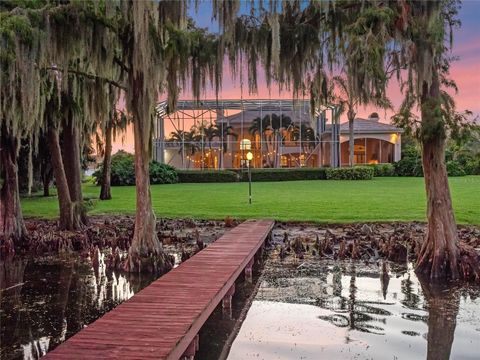 A home in WINTER HAVEN