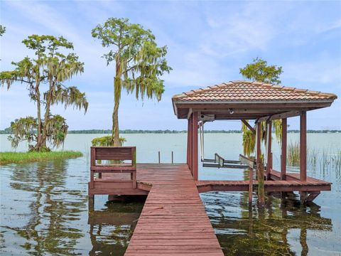 A home in WINTER HAVEN