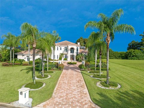 A home in WINTER HAVEN