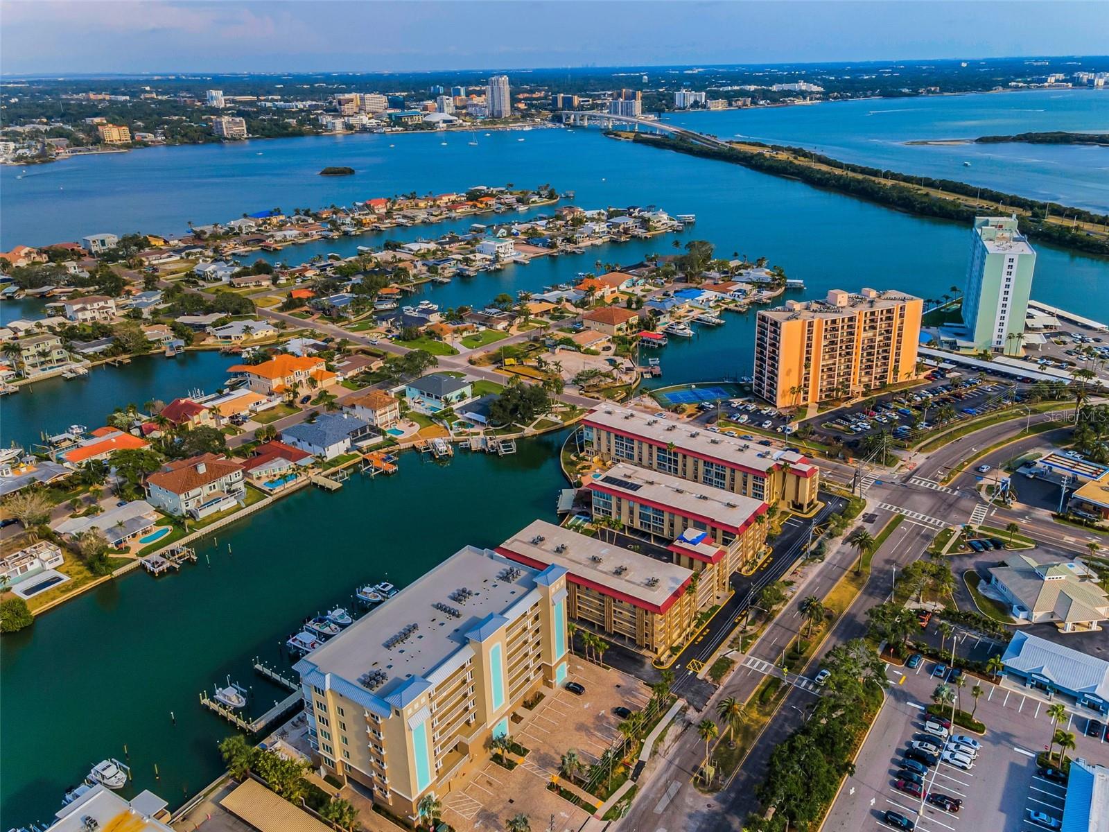 125 ISLAND WAY 502