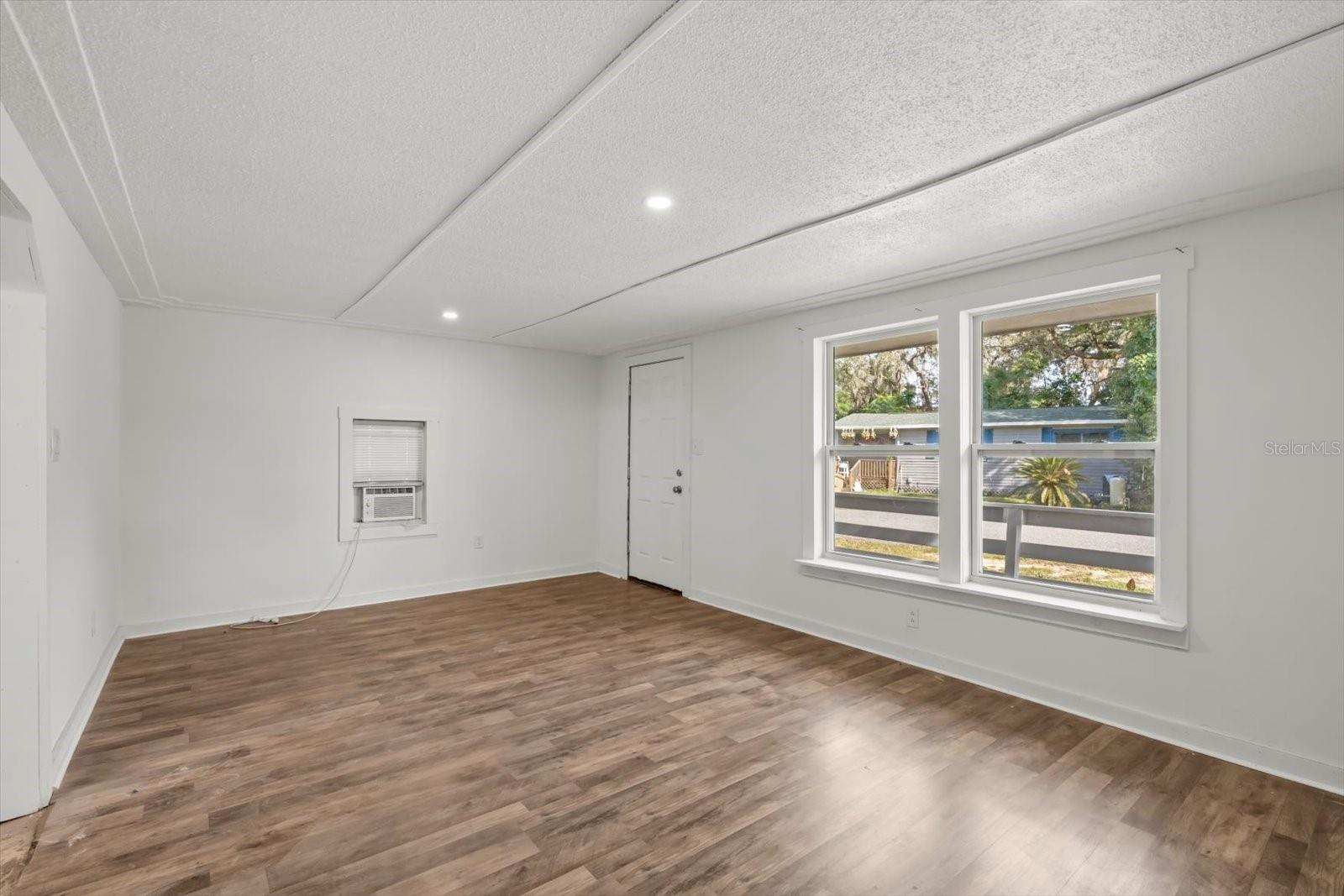 EUSTIS PARK SUB - Residential