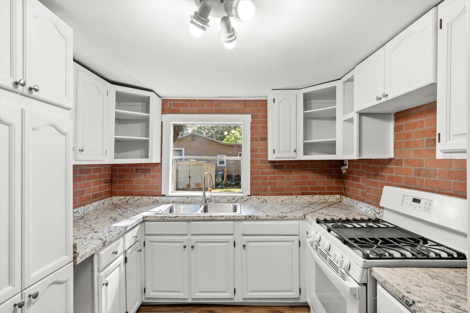 EUSTIS PARK SUB - Residential