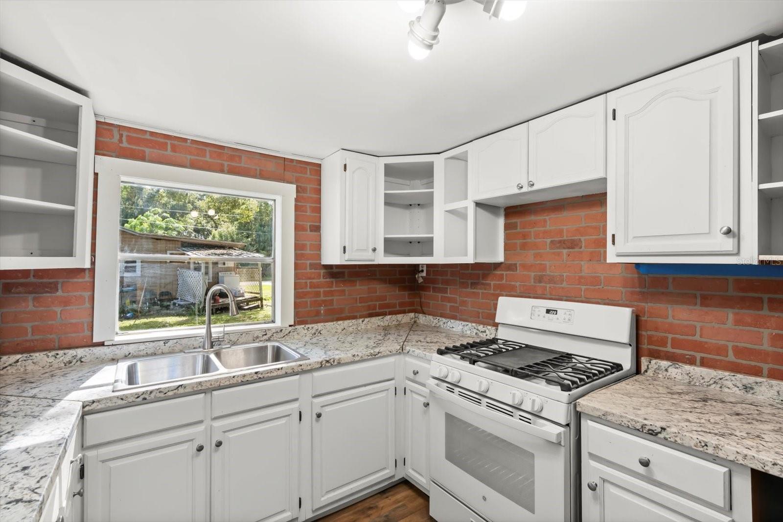 EUSTIS PARK SUB - Residential