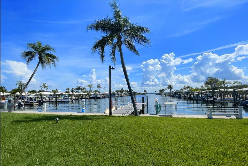 Photo of 718 Spanish Drive N, Longboat Key, FL 34228 (MLS # A4687749)