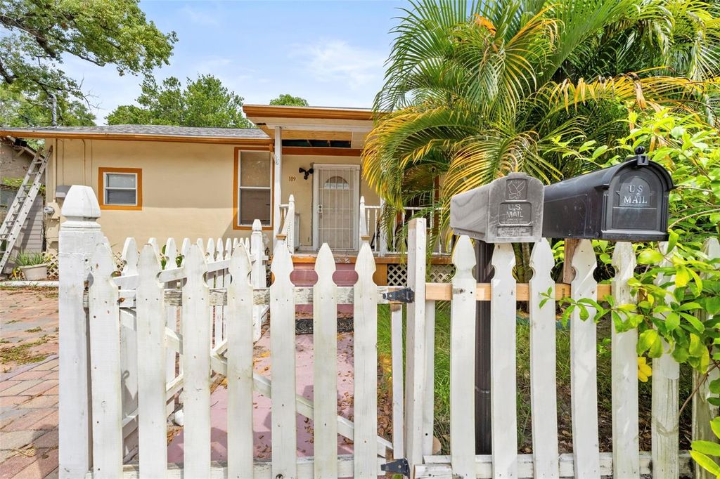 Photo of 109 W Floribraska Avenue, Tampa, FL 33603 (MLS # TB8430625)