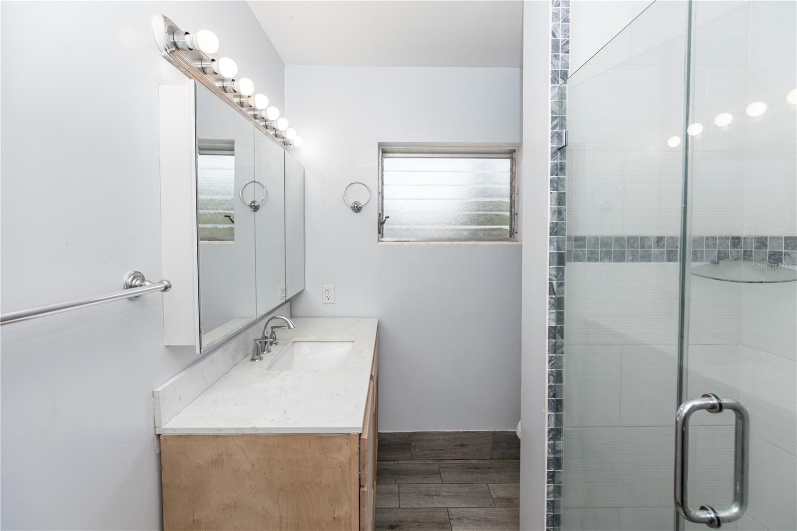 PINE HILLS PARK SUB - Residential Lease