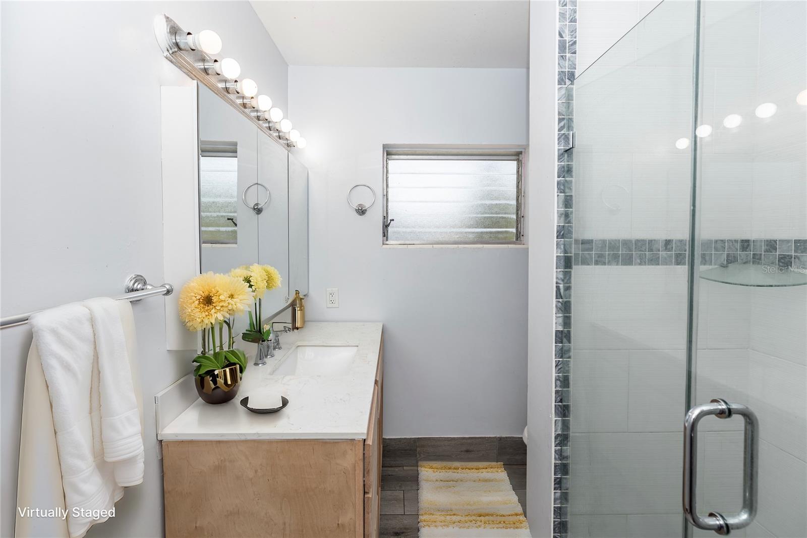 PINE HILLS PARK SUB - Residential Lease