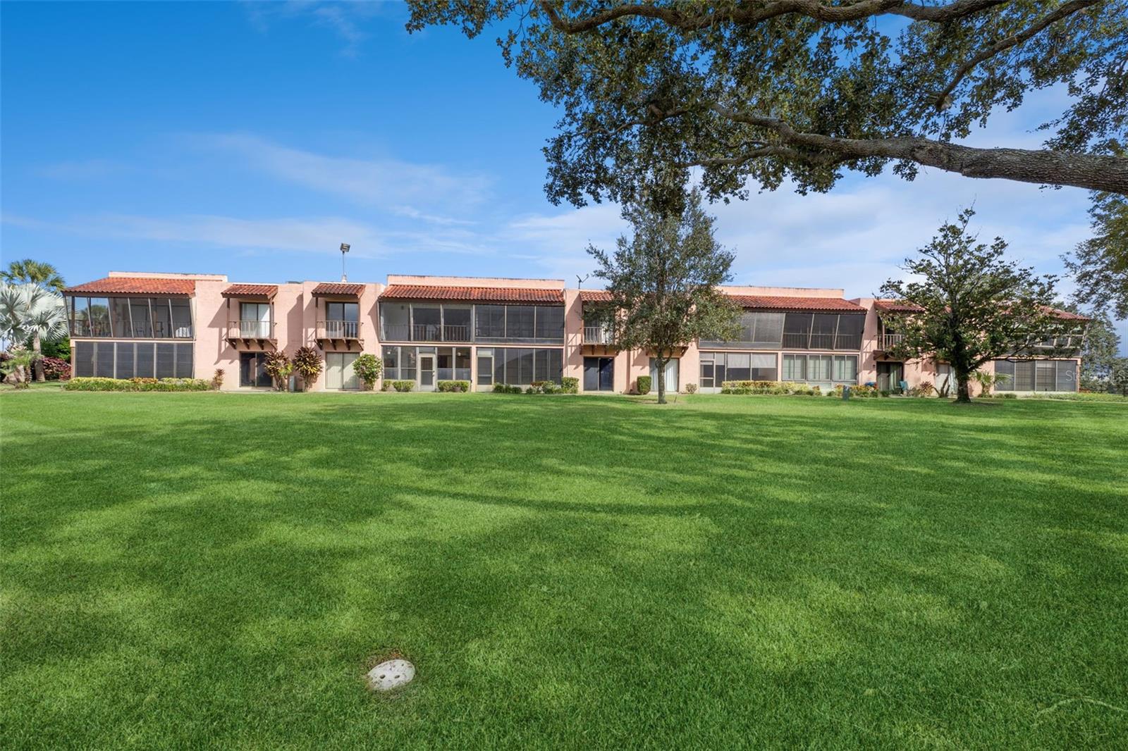 LA CASA CONDO - Residential