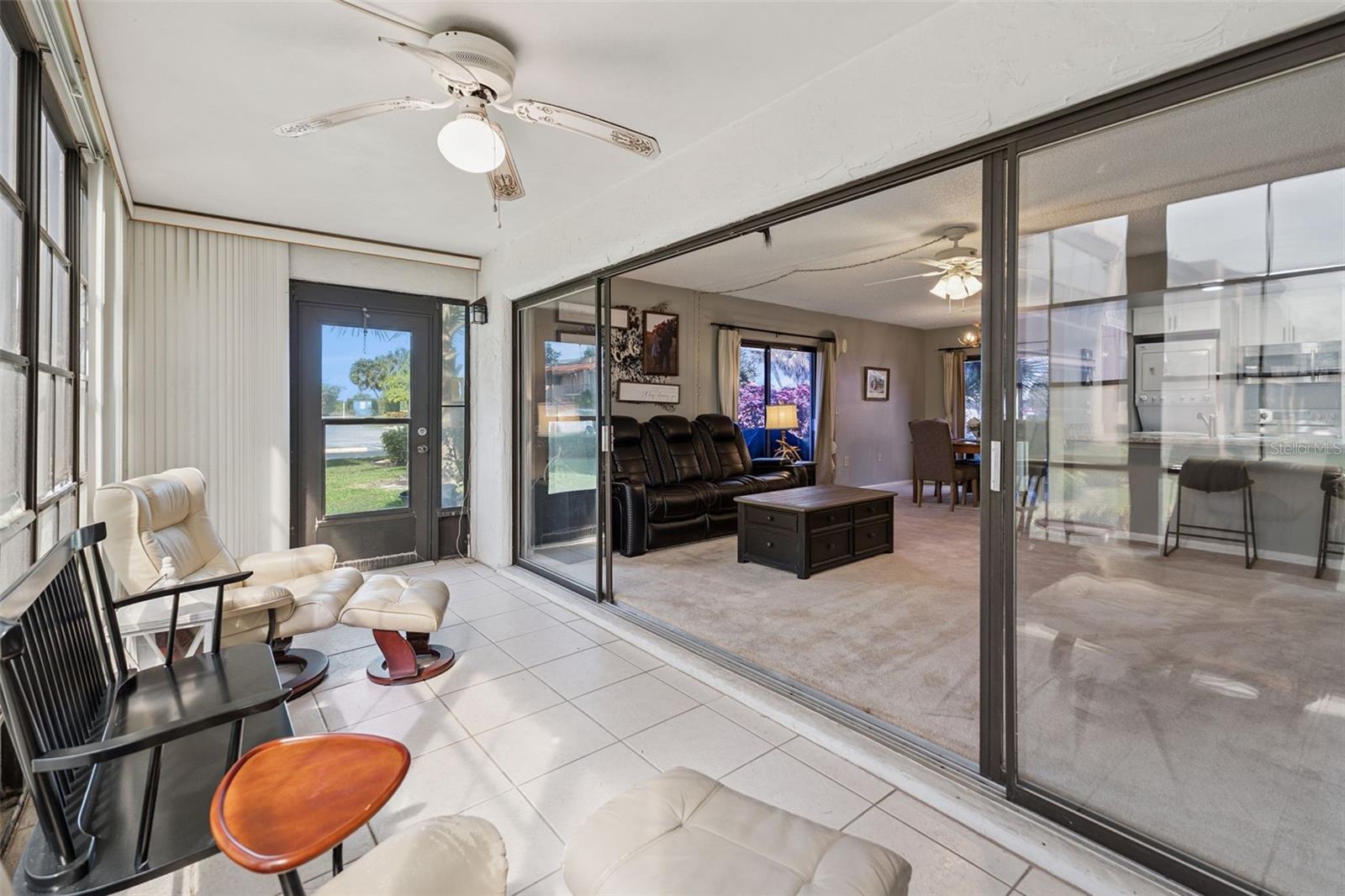 LA CASA CONDO - Residential