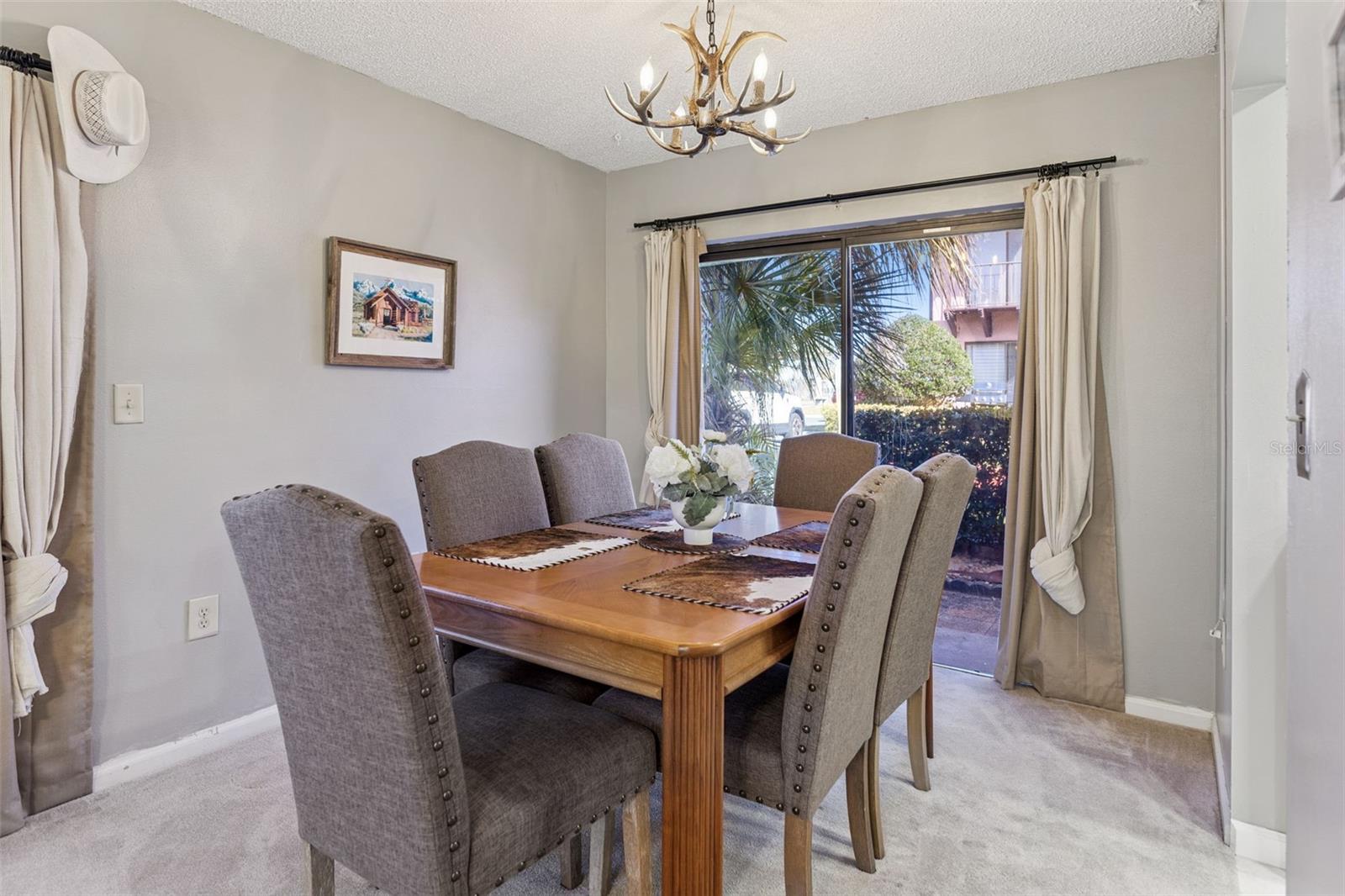 LA CASA CONDO - Residential