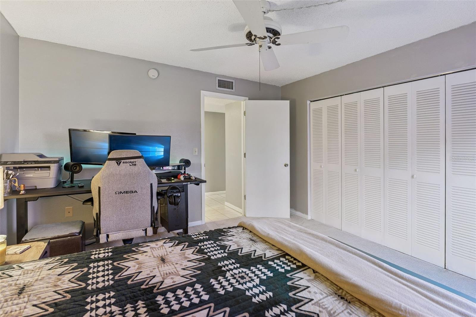 LA CASA CONDO - Residential