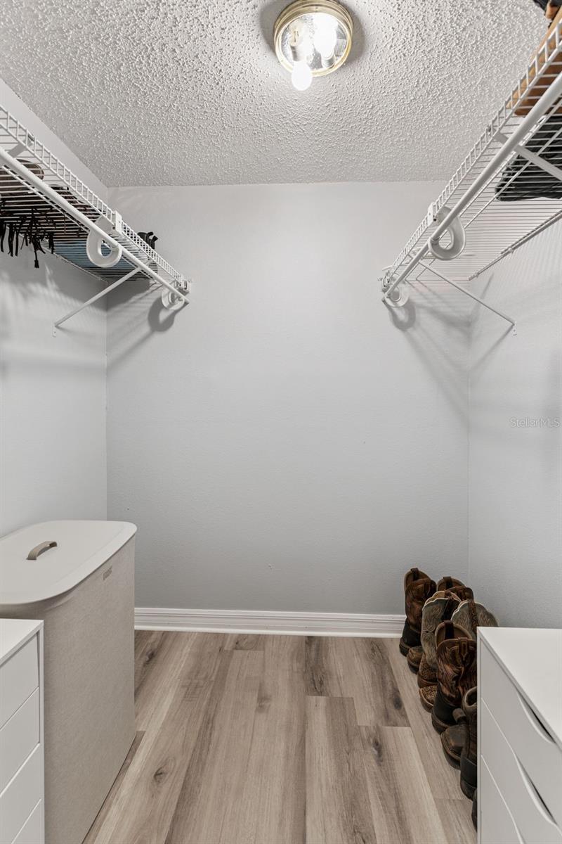 LA CASA CONDO - Residential