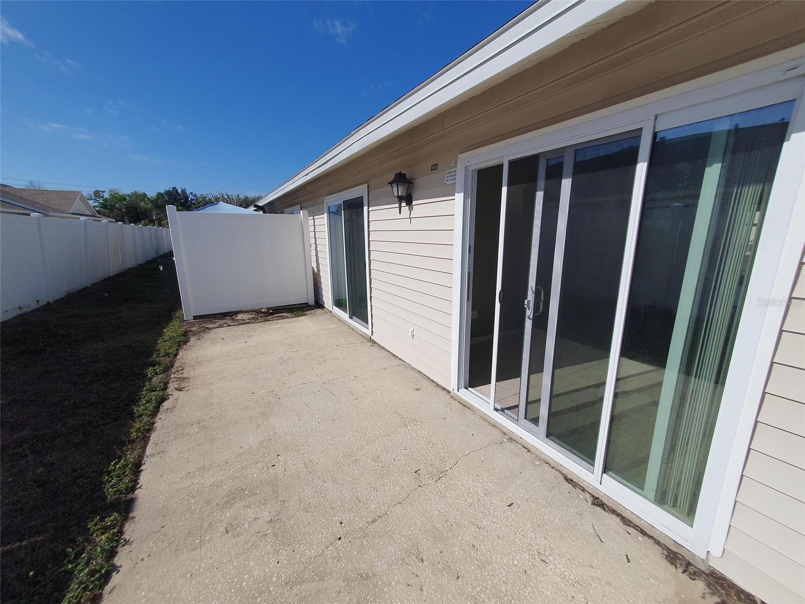 HIDDEN LAKE VILLAS - Residential Lease