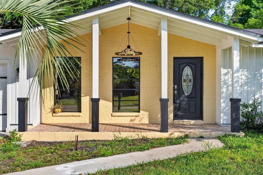 Photo of 2039 Jefferson Avenue, Deltona, FL 32738 (MLS # O6391153)