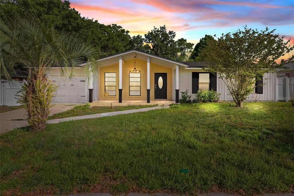 Photo of 2039 Jefferson Avenue, Deltona, FL 32738 (MLS # O6391153)