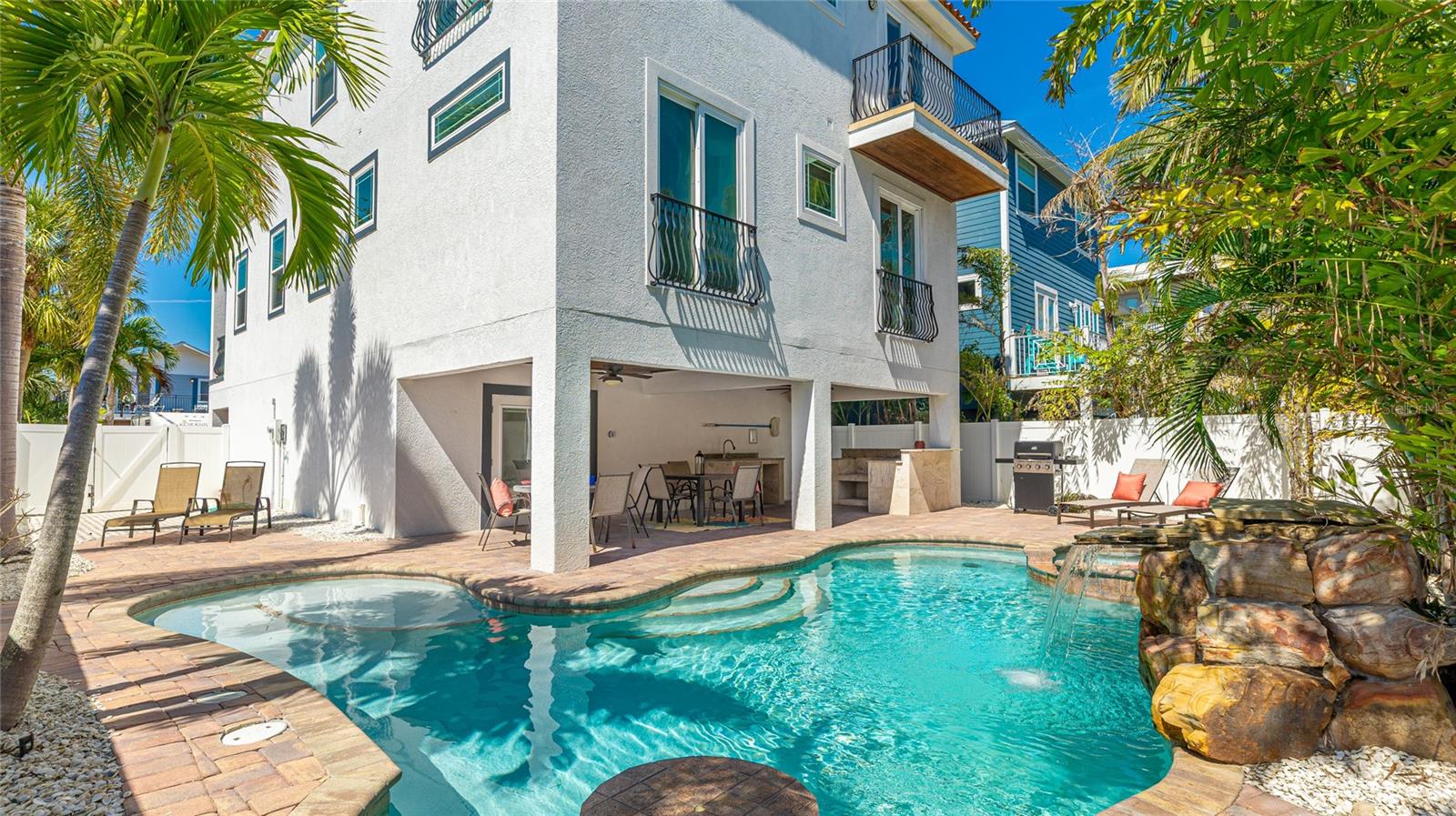 VILLAS ON FOURTH AVE - Residential