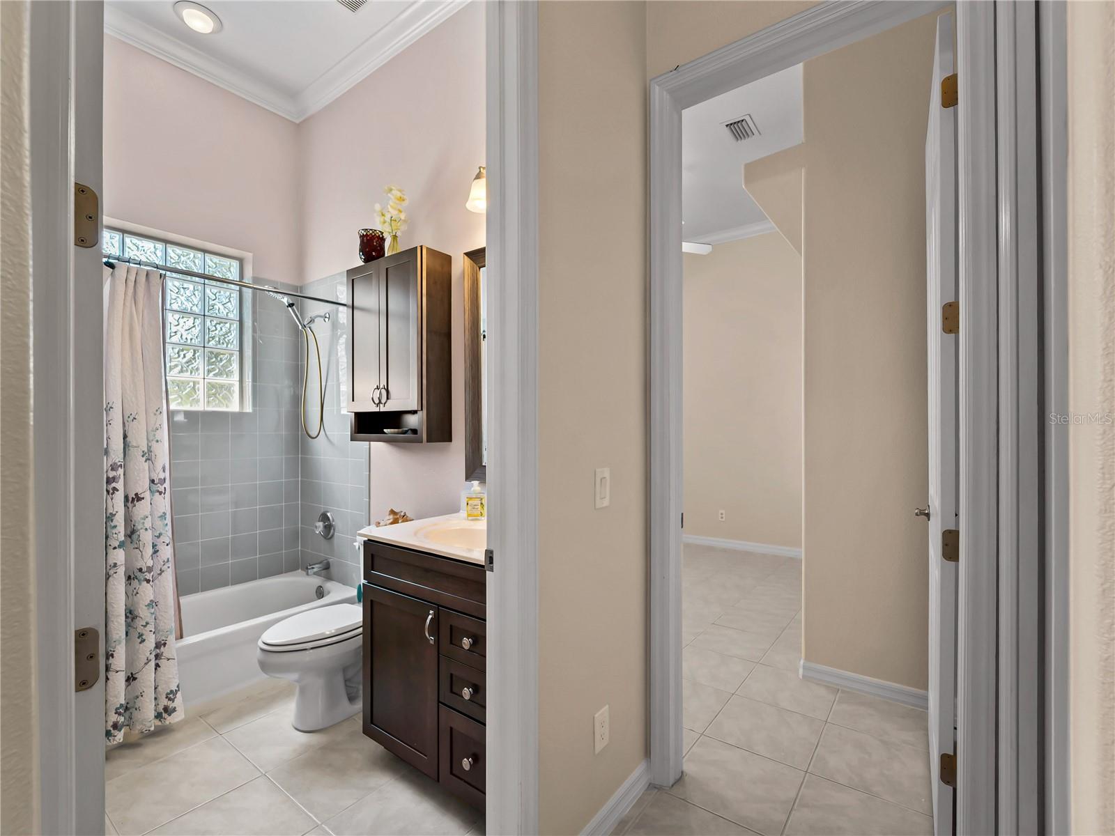 ENCLAVES OF VENICE NORTH - Residential