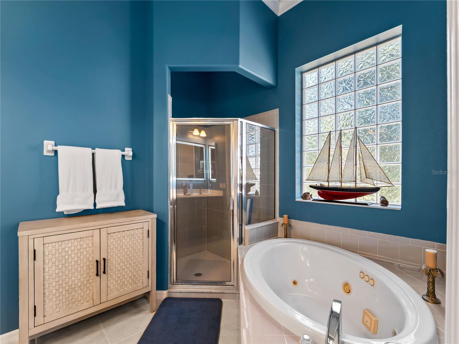 ENCLAVES OF VENICE NORTH - Residential