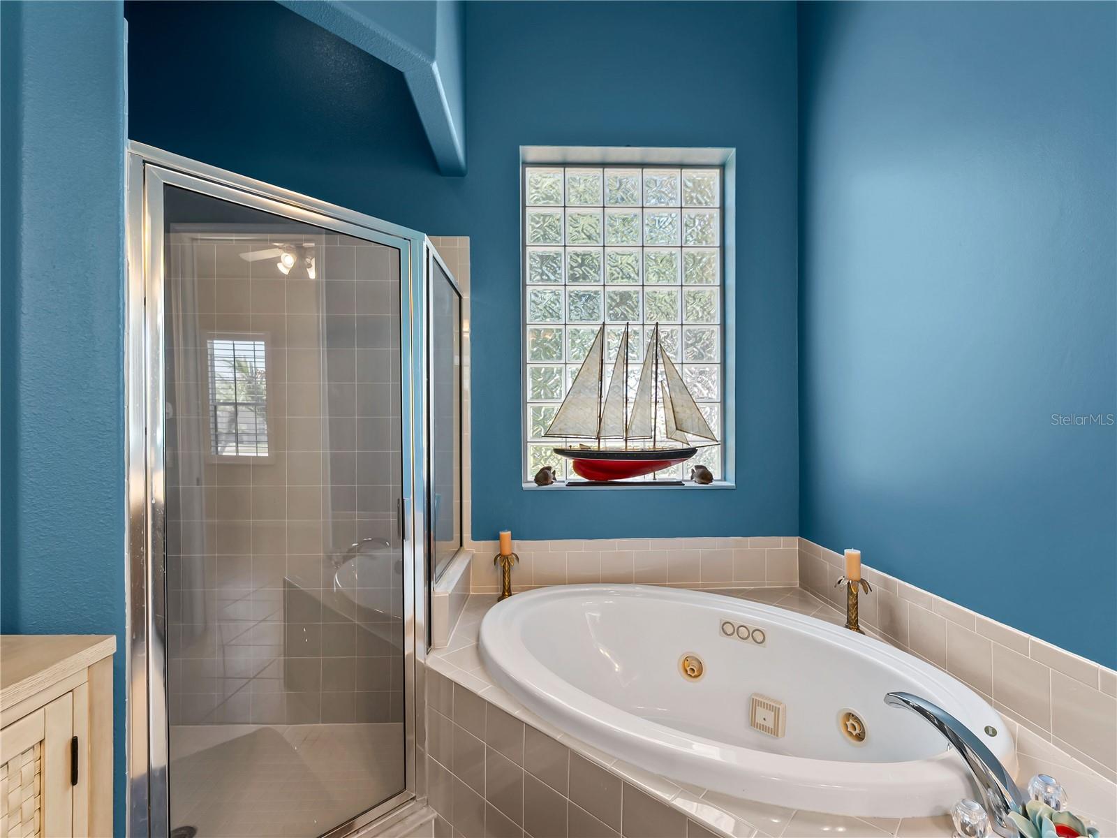 ENCLAVES OF VENICE NORTH - Residential