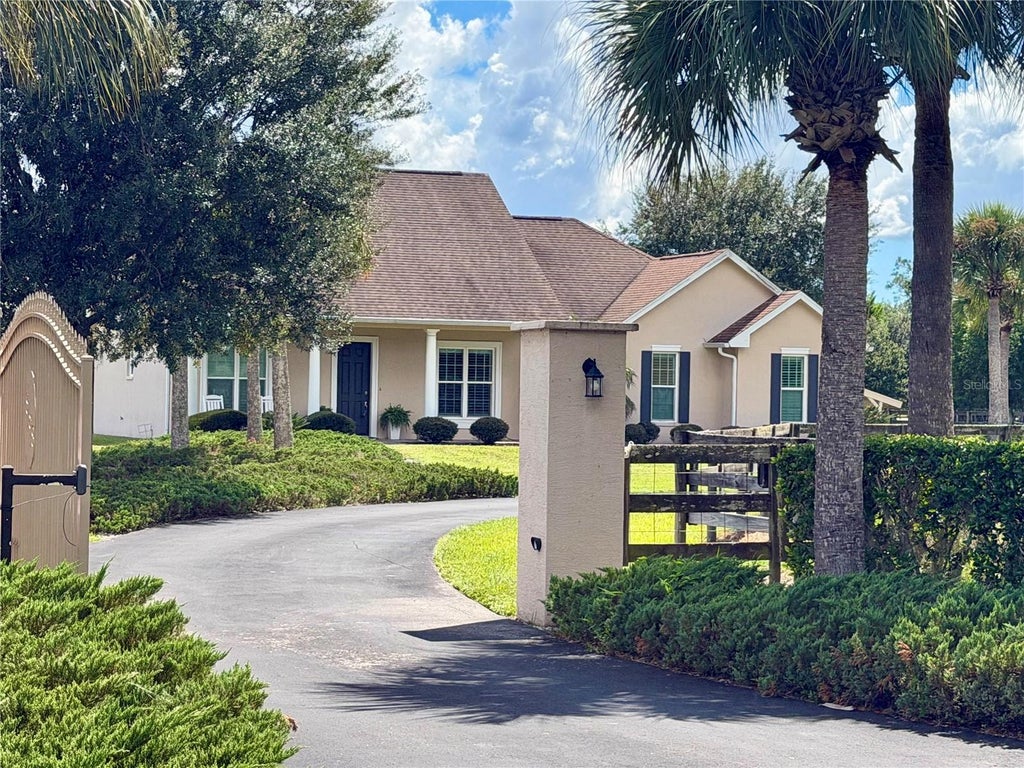 Photo of 7181 Westwood Way, Sarasota, FL 34241 (MLS # A4705291)