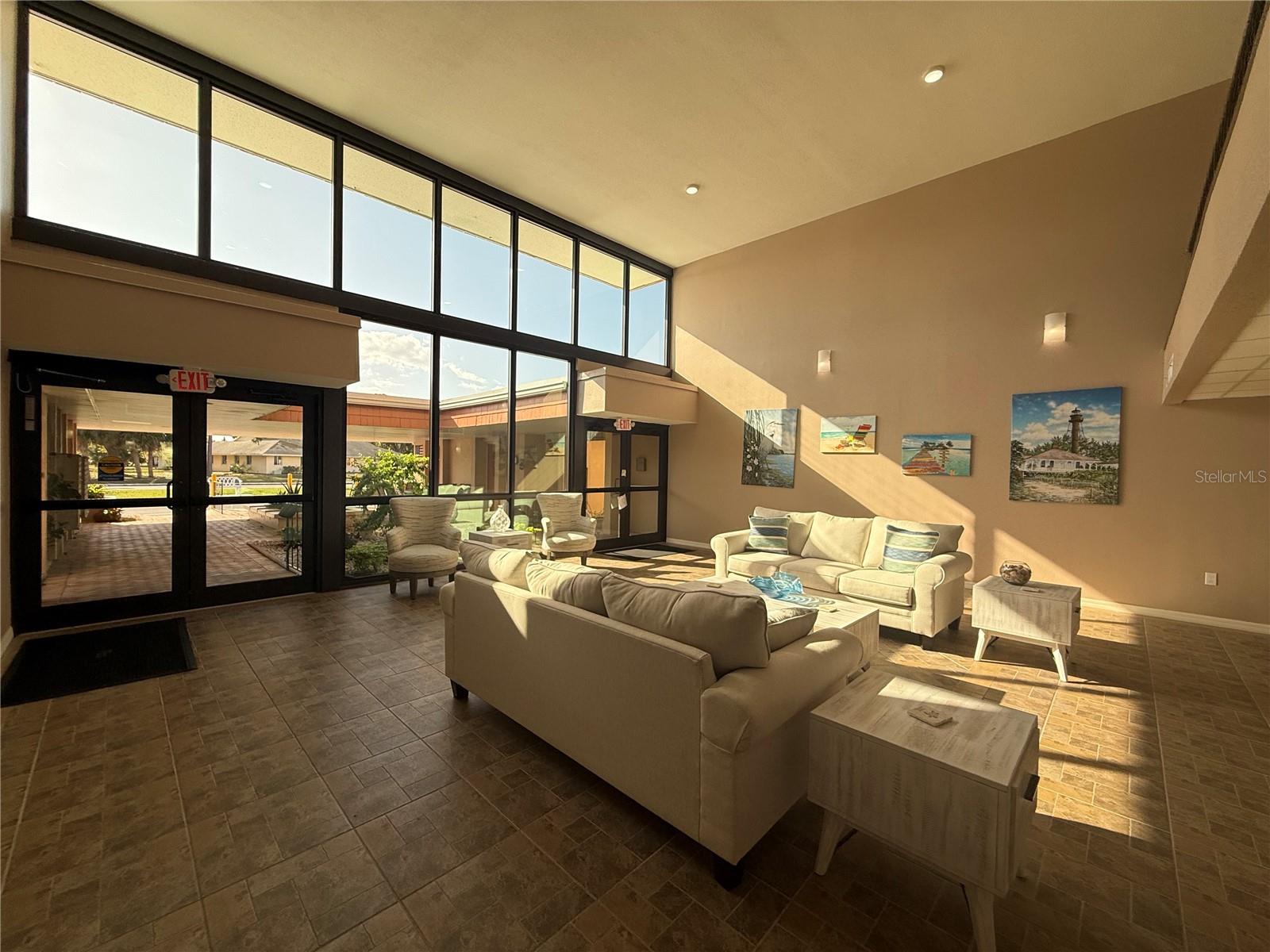 CHELSEA HOUSE - Residential