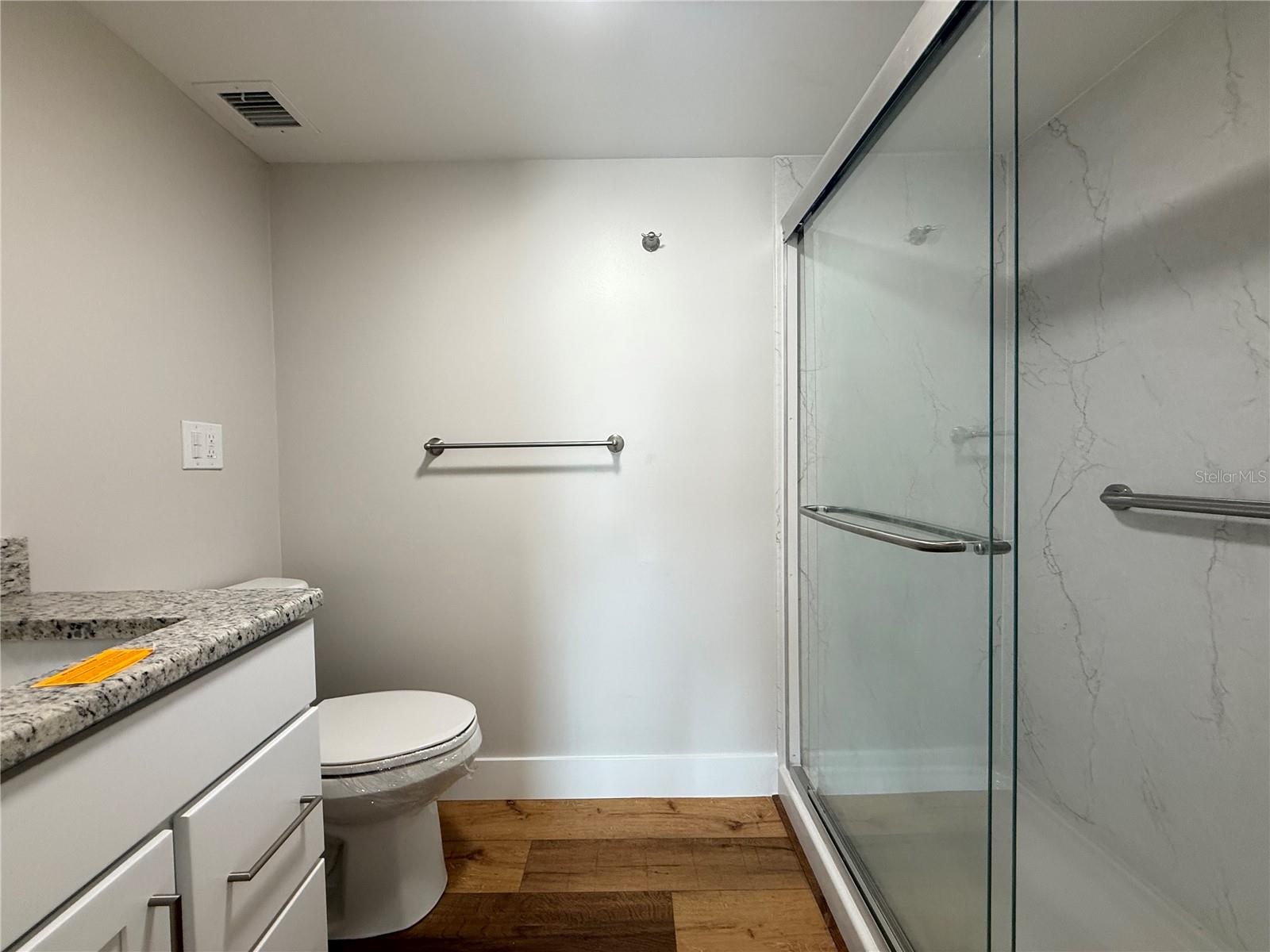 CHELSEA HOUSE - Residential