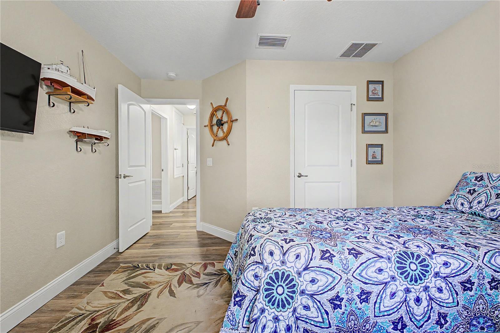 ROYAL HIGHLANDS - Residential