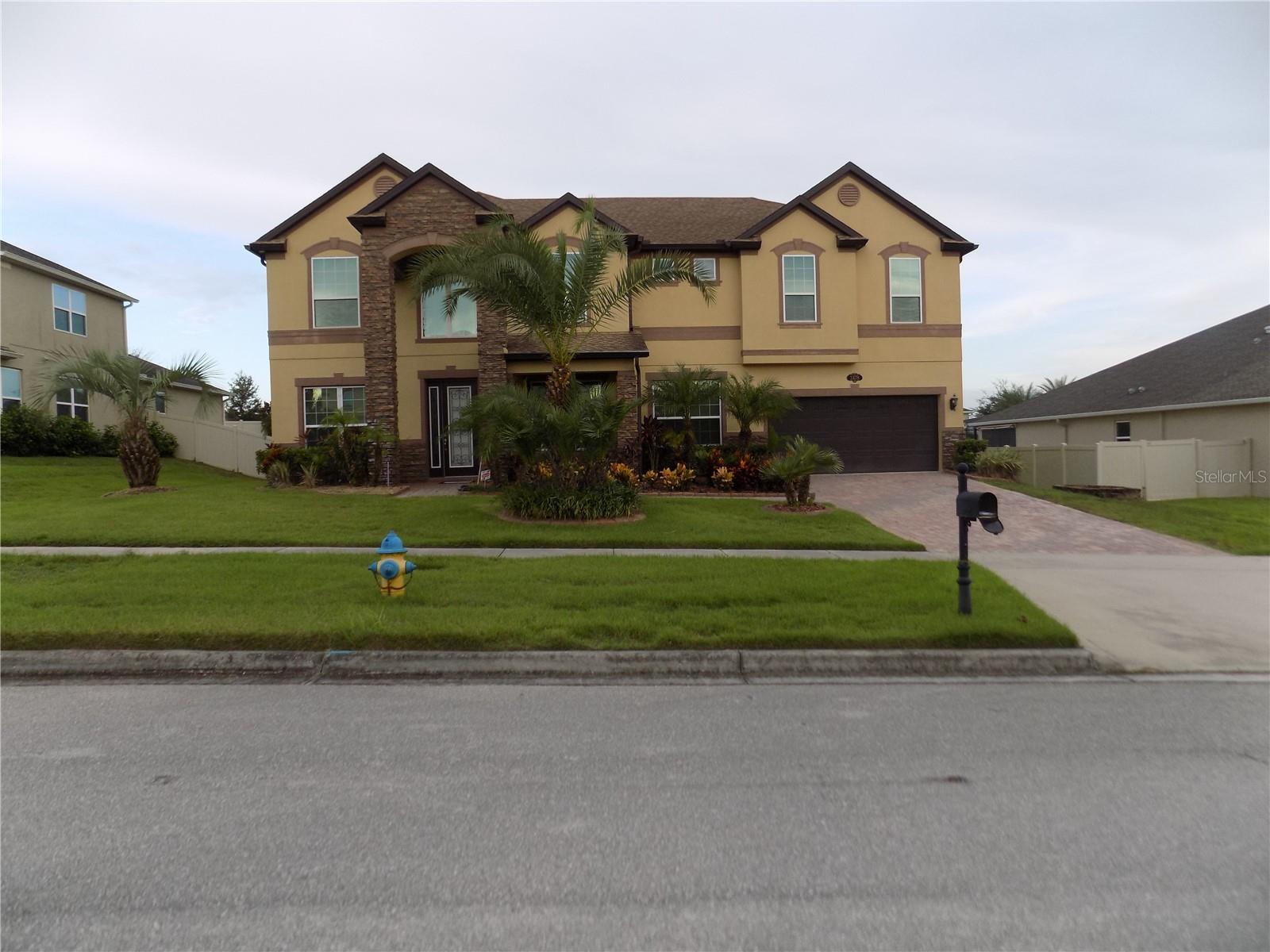 Gorgeous 5 bedrooms, 4 bath, 2 car garage single family home located in Tuscany ridge subdivision in Clermont. Gourmet kitchen features upgraded cabinets, stainless steel appliances, double ovens, granite counter tops. Huge loft area with a wet bar for entertaining. Movie theater room, sun room and an additional screened patio with a fenced yard. This property is close to hwy 50, hwy 27, Disney, turnpike and 429.
All residents are enrolled in the Resident Benefits Package (RBP) for $39.95/month which includes renters insurance, HVAC air filter delivery (for applicable properties), credit building to help boost your credit score with timely rent payments, $1M Identity Protection, our best-in-class resident rewards program, and much more! More details upon application.