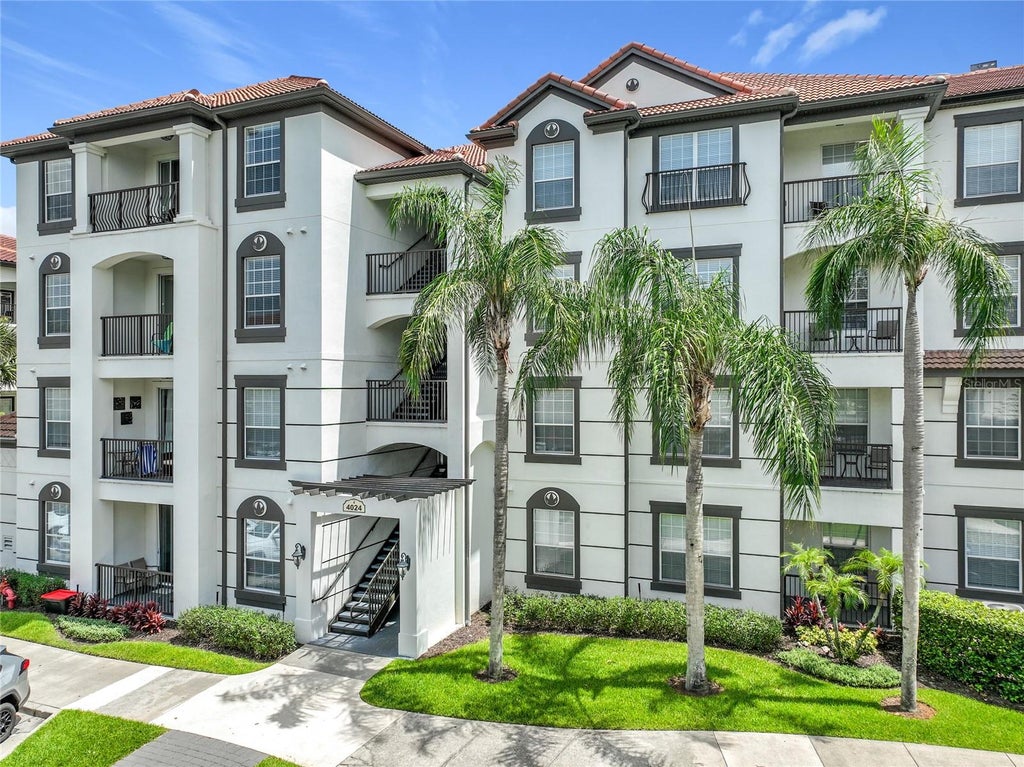 Photo of 4024 Breakview Drive #20904, Orlando, FL 32819 (MLS # O6425182)