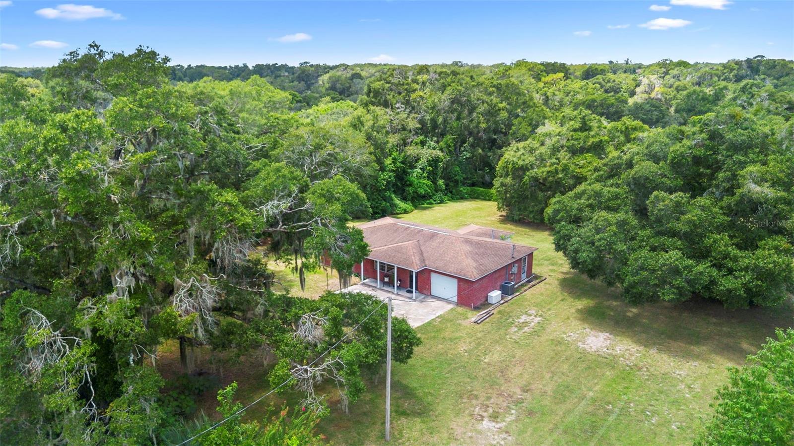 975 LEMON COURT