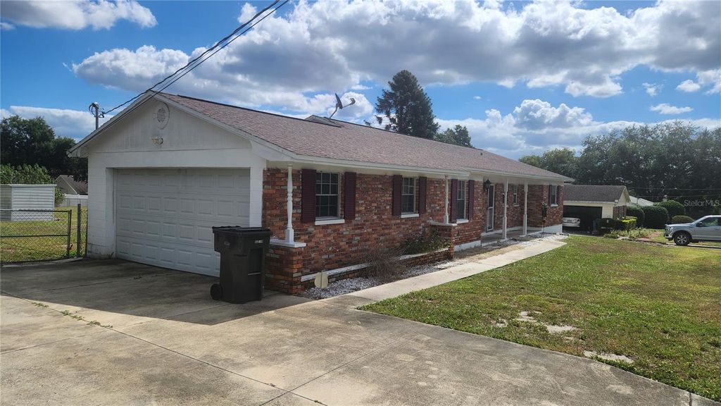 Photo of 615 Lakewood Drive, Brandon, FL 33510 (MLS # TB8440430)